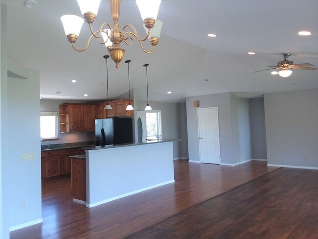 Building Photo - Paio, Nainoa