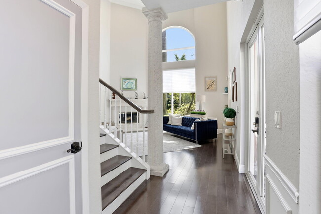 Building Photo - 375 SW 16th St