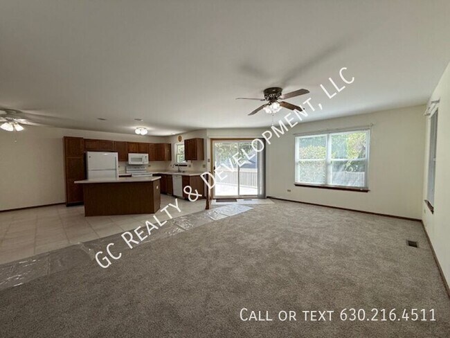 Building Photo - 735 Grandview Dr
