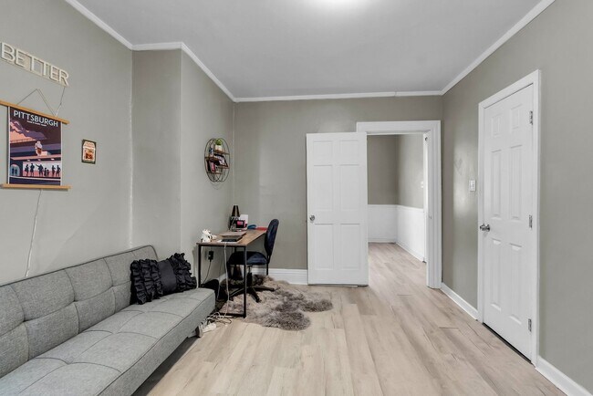 Building Photo - 2 BR+ Den/office, 2 bath Bloomfield/Upper ...