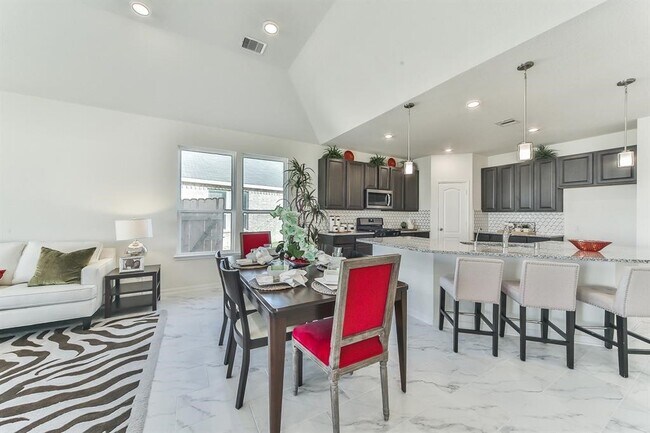 Building Photo - 25206 Farmdale Ln