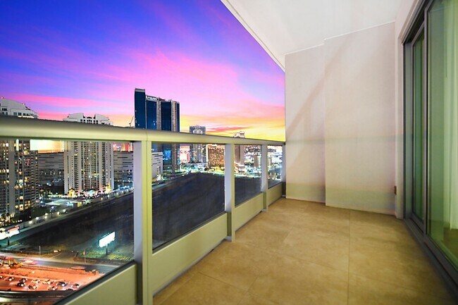 Building Photo - Turnberry Towers 2705W-City/Golf Course Vi...