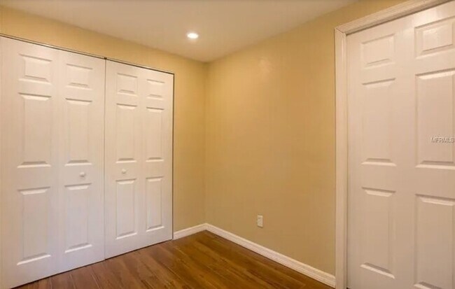 Building Photo - Home For Rent in St Petersburg!