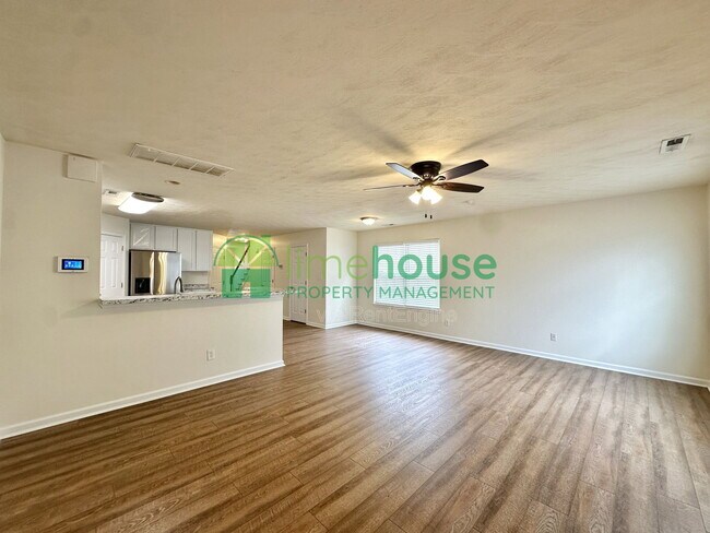 Building Photo - 1323 Hoover Ave