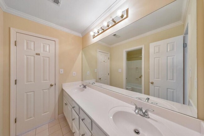 Building Photo - 5321 Edgerton Dr