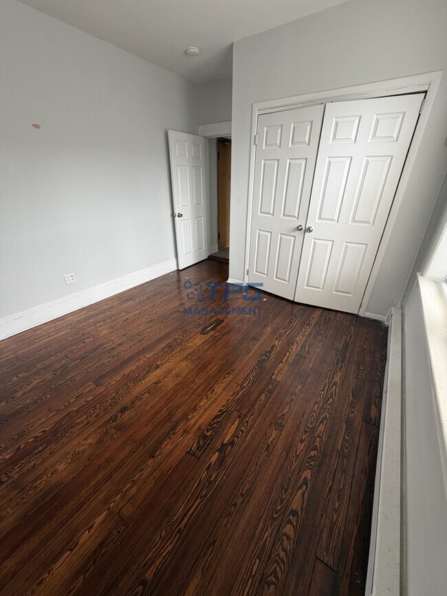 Building Photo - 265 Avenue B