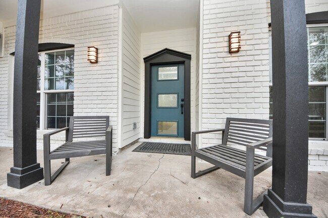 Building Photo - 10003 Briarwild Ln