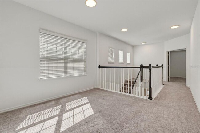 Building Photo - 9377 Meadow Hunt Way