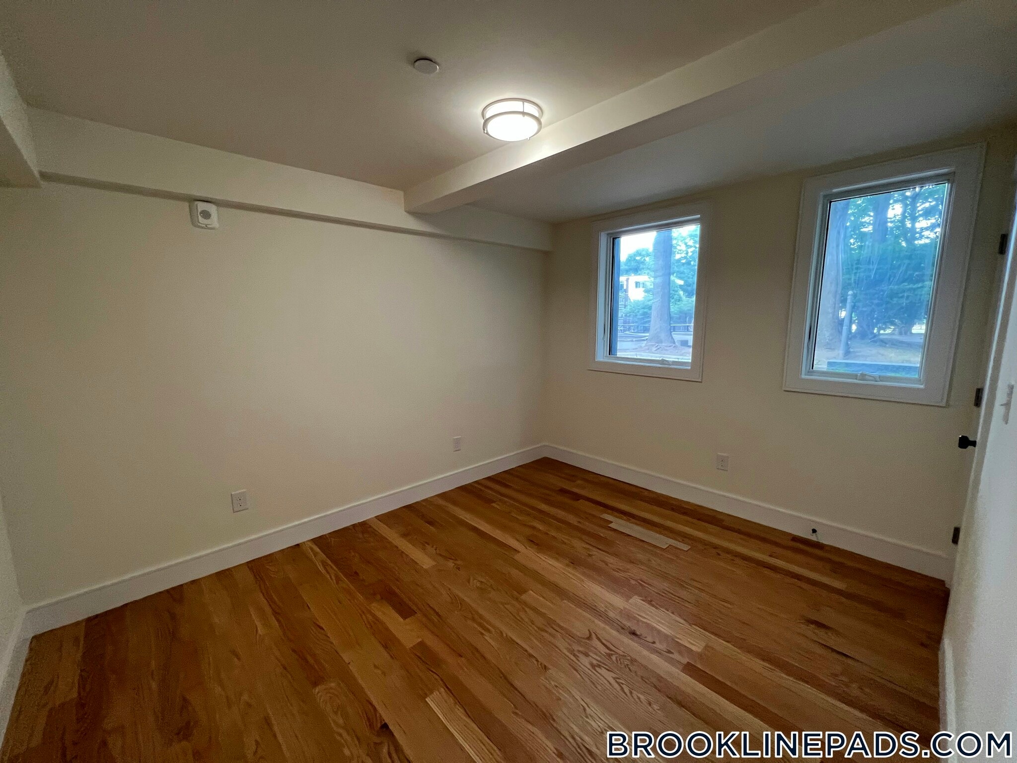 Building Photo - 65 Cameron St