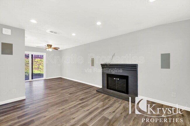 Building Photo - 160 Chapman Ct