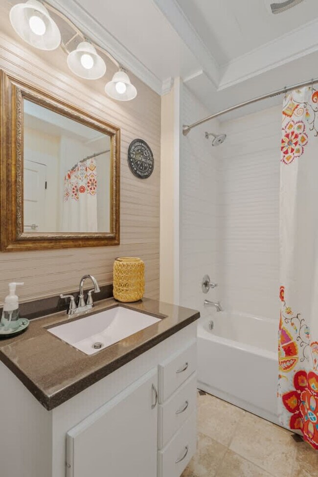 Building Photo - 509 Dabbs St