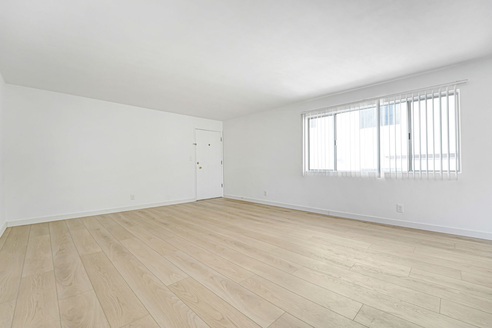 Building Photo - 1723 S Barrington Ave