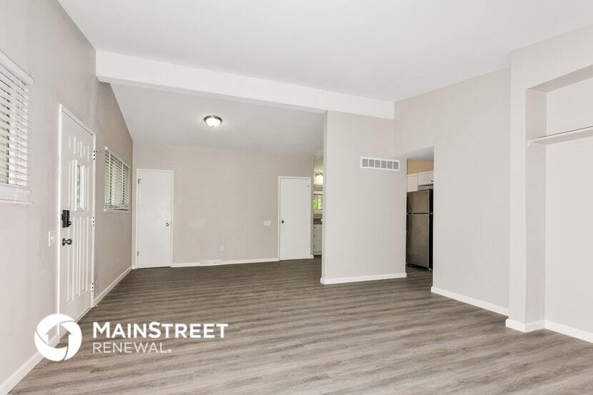 Building Photo - 1545 Swan Dr