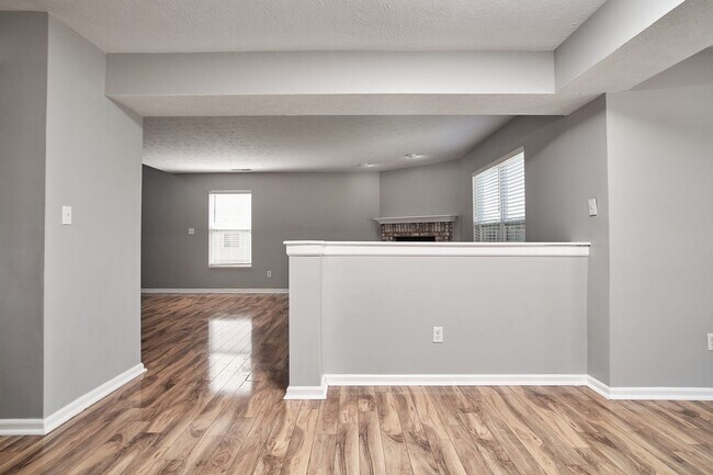 Building Photo - For Rent-4BDRM, 2.5BA Home in Ashwood