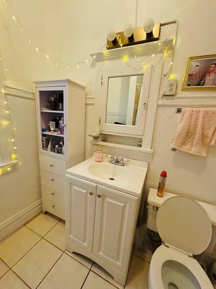 bathroom - 3730 N Magnolia Ave