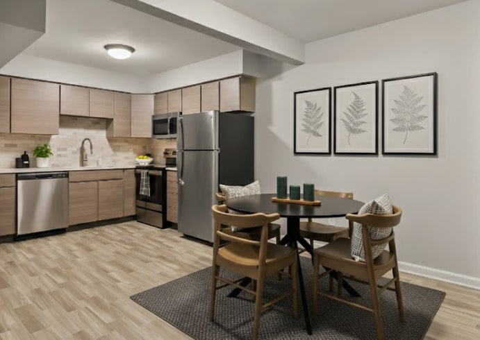 Building Photo - The Highlands Apartments