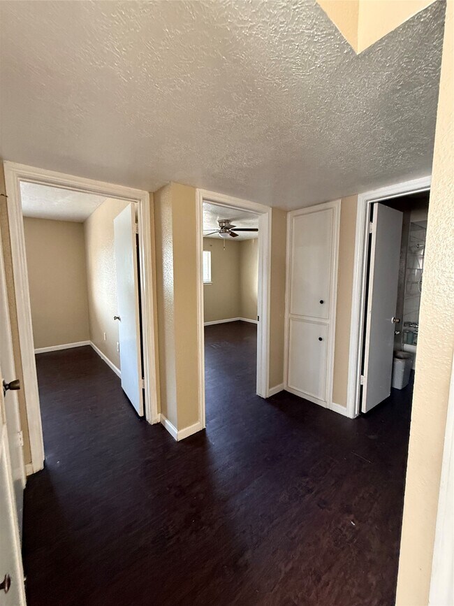 Building Photo - 1503 Donovan St