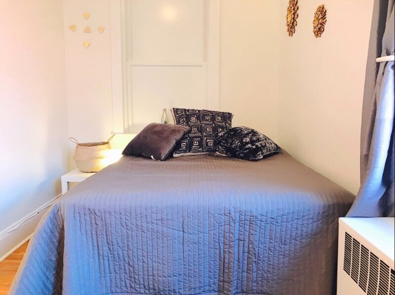 Building Photo - 118 2nd St SW