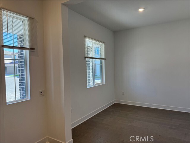 Building Photo - 114 Pansy