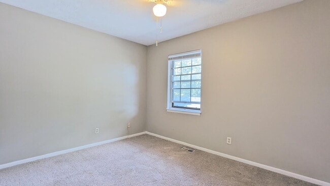 Building Photo - 1235 Riverside Dr