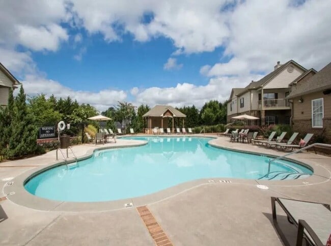 Building Photo - 100 Crossing Blvd