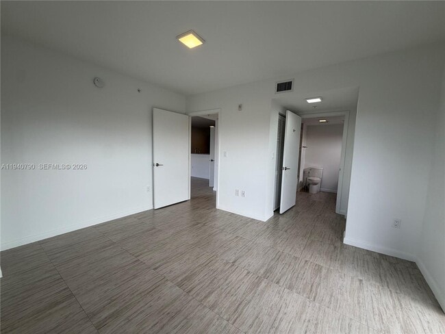 Building Photo - 1801 SW 32nd Ave