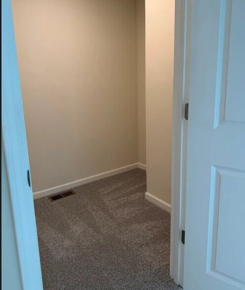 Building Photo - 16935 Aiken Rdg Cir