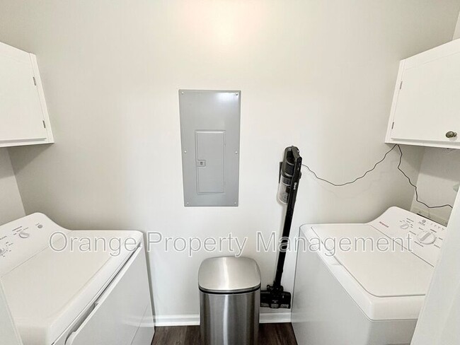 Building Photo - 415 Mayfield Dr