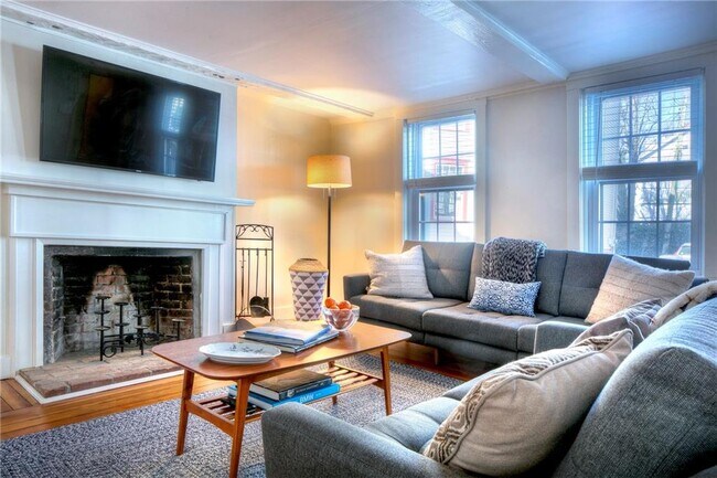 Building Photo - 37 William St