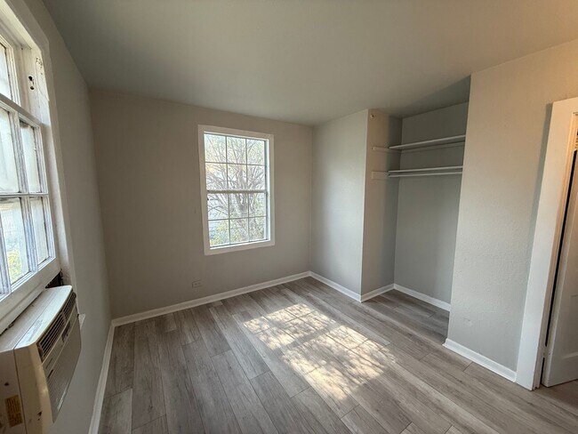 Building Photo - 3003 Venus St