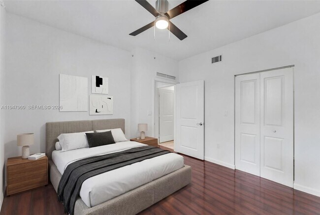 Building Photo - 7914 Harbor Island Dr