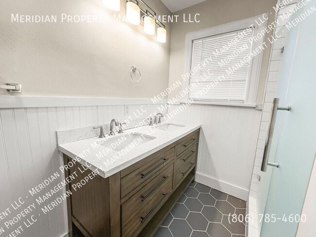 Building Photo - 2005 16th St