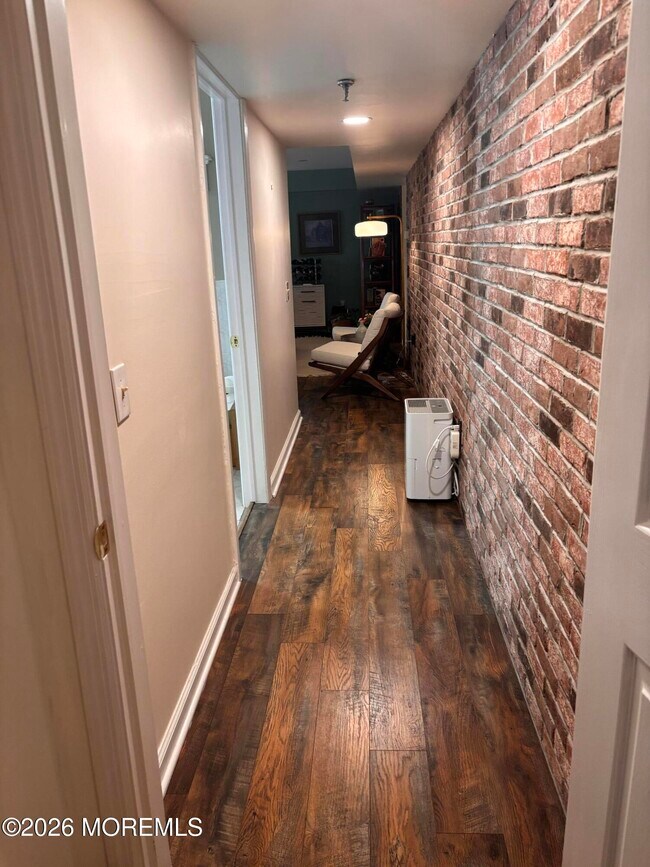 Building Photo - 17 Seaview Ave