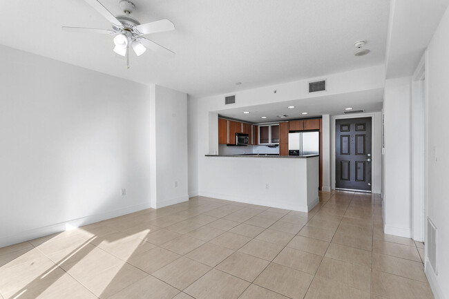 Building Photo - 610 Clematis St