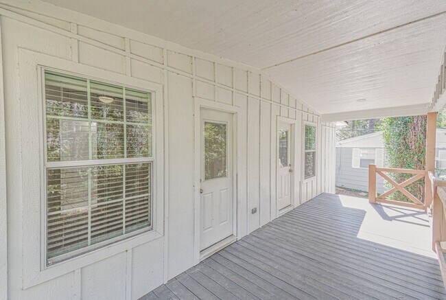 Building Photo - 5880 Beech Dr