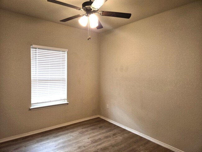 Building Photo - 217 Kaspar Way