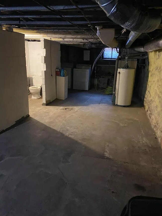 Building Photo - Charming 2BR South Side Home | Updated Kitchen w/ Dishwasher | Prime Pittsburgh Location