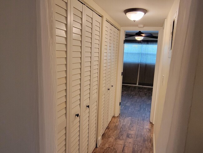 Building Photo - 1340 NE 28th Ave