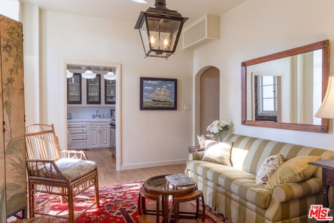 Building Photo - 1416 Havenhurst Dr