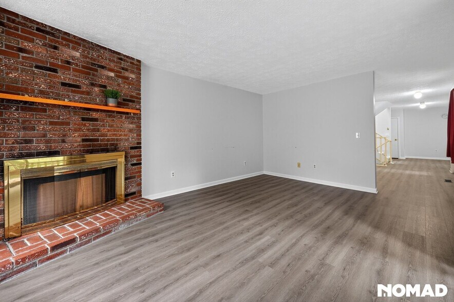 Building Photo - 9 Voyagers Ln