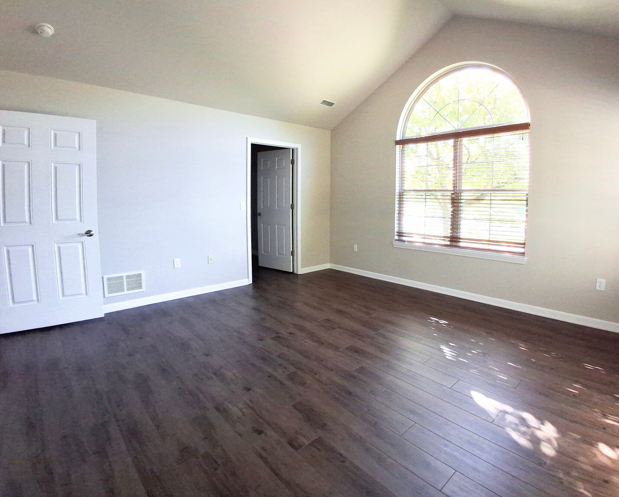 Building Photo - N70W15476 Amberleigh Cir