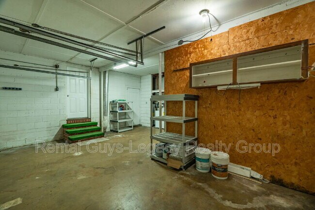 Building Photo - 3872 Marianna Rd