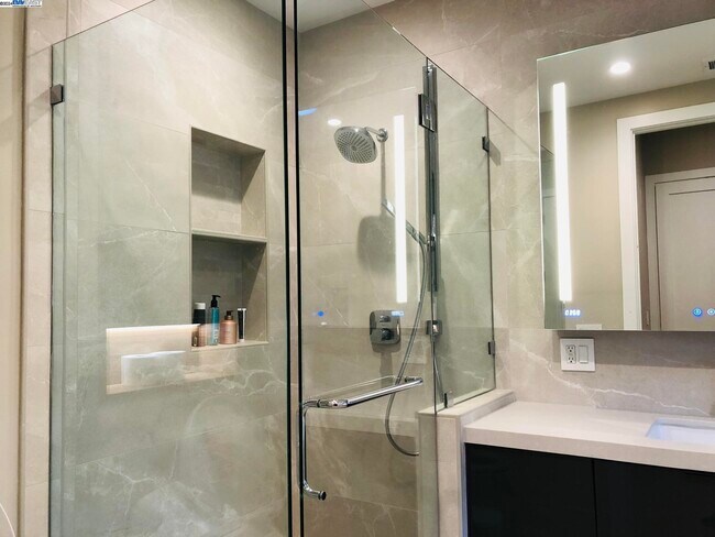 Building Photo - 466-4B1 Ruthven,Palo Alto CA 94301