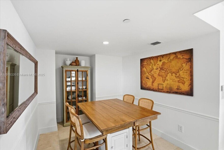 Building Photo - 350 S Miami Ave