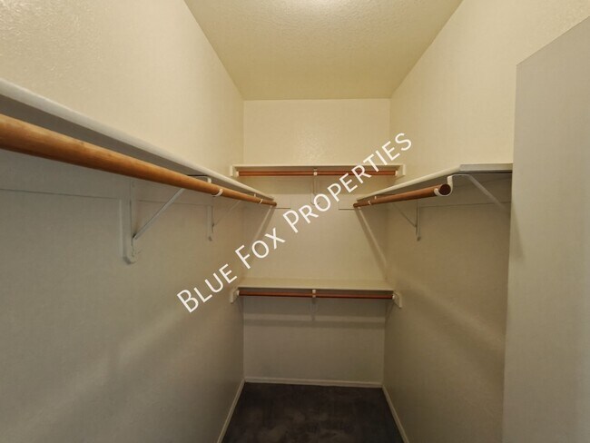 Building Photo - 2415 W Calle Retana