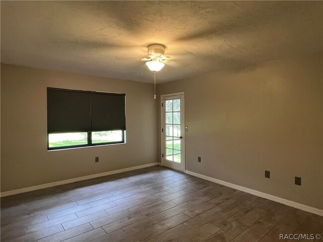 Building Photo - 600 E Gilchrist Ct