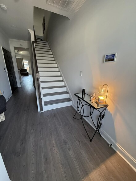 Building Photo - 199 Kirkland St