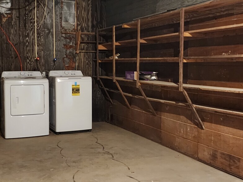 Building Photo - 17651 Graham St