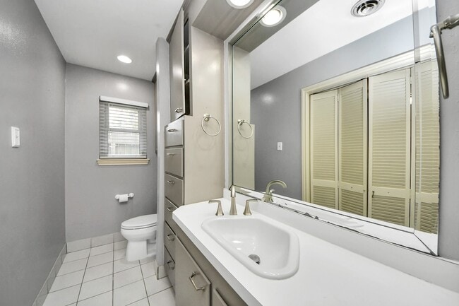 Building Photo - 10514 Haddington Dr