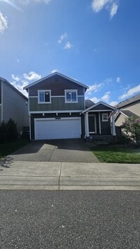 Building Photo - 2420 193rd St E